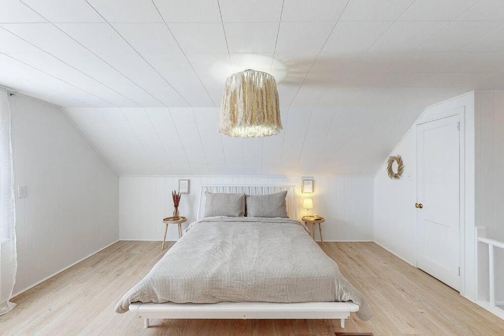 End Zone Escape-Light And Bright Hof Village Home Canton Kültér fotó